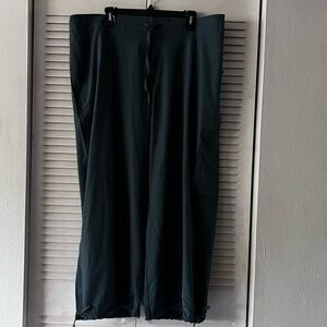 Old Navy Stretchtech Never Not Hustling Wide Leg Cargo Pants